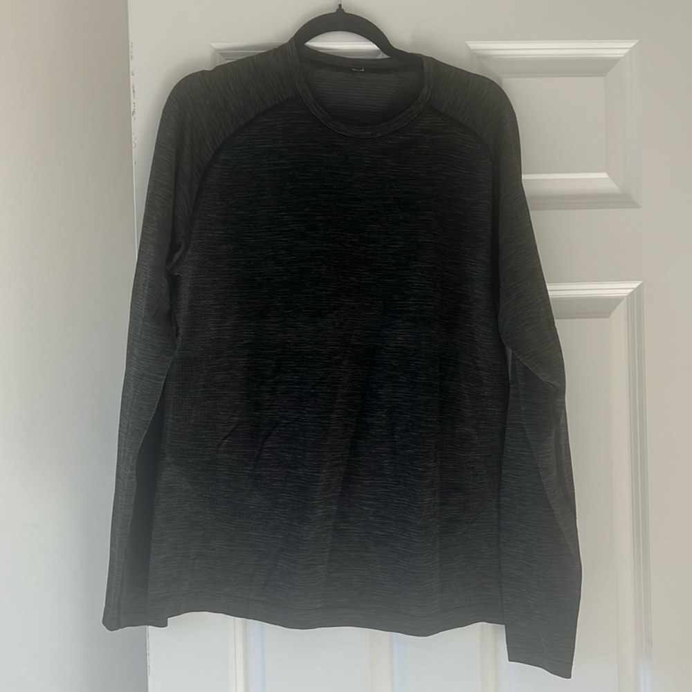 Lululemon long sleeve tee